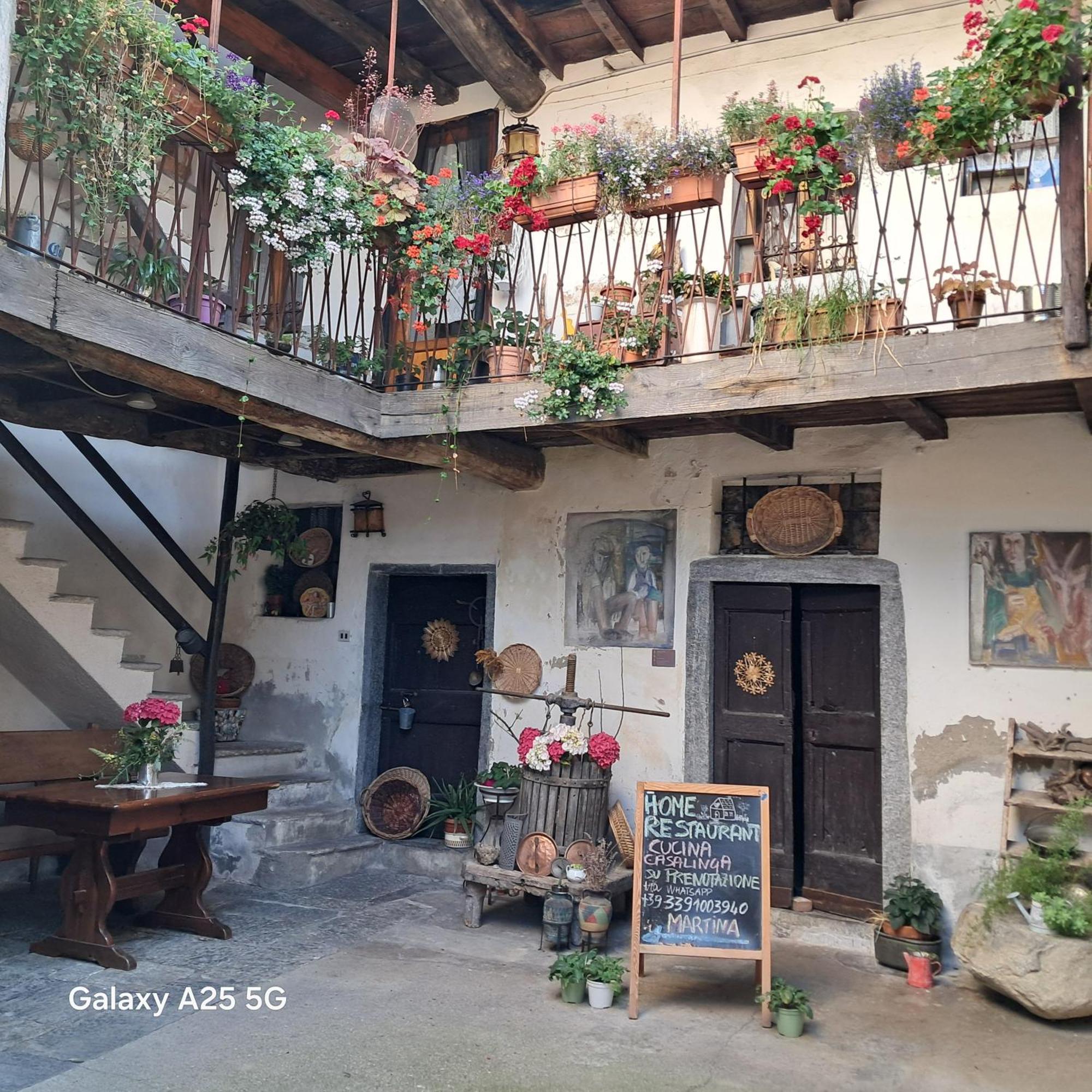 Ferienwohnung La Stanza Del Bosco Arcumeggia Exterior foto